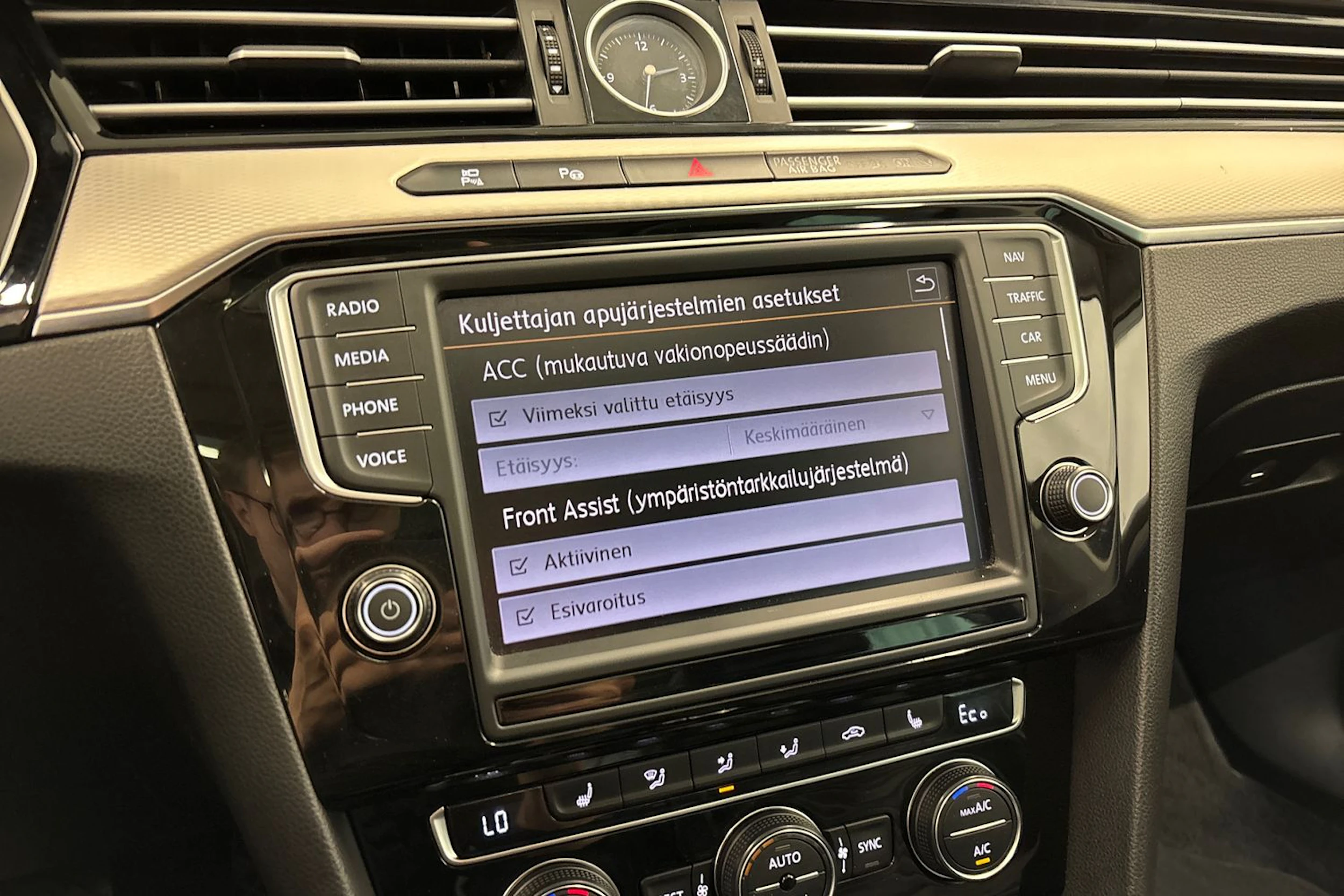 musta Volkswagen Passat 2015 kuva 7.