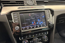 musta Volkswagen Passat 2015 kuva 10.