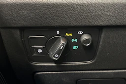 musta Volkswagen Passat 2016 kuva 15.