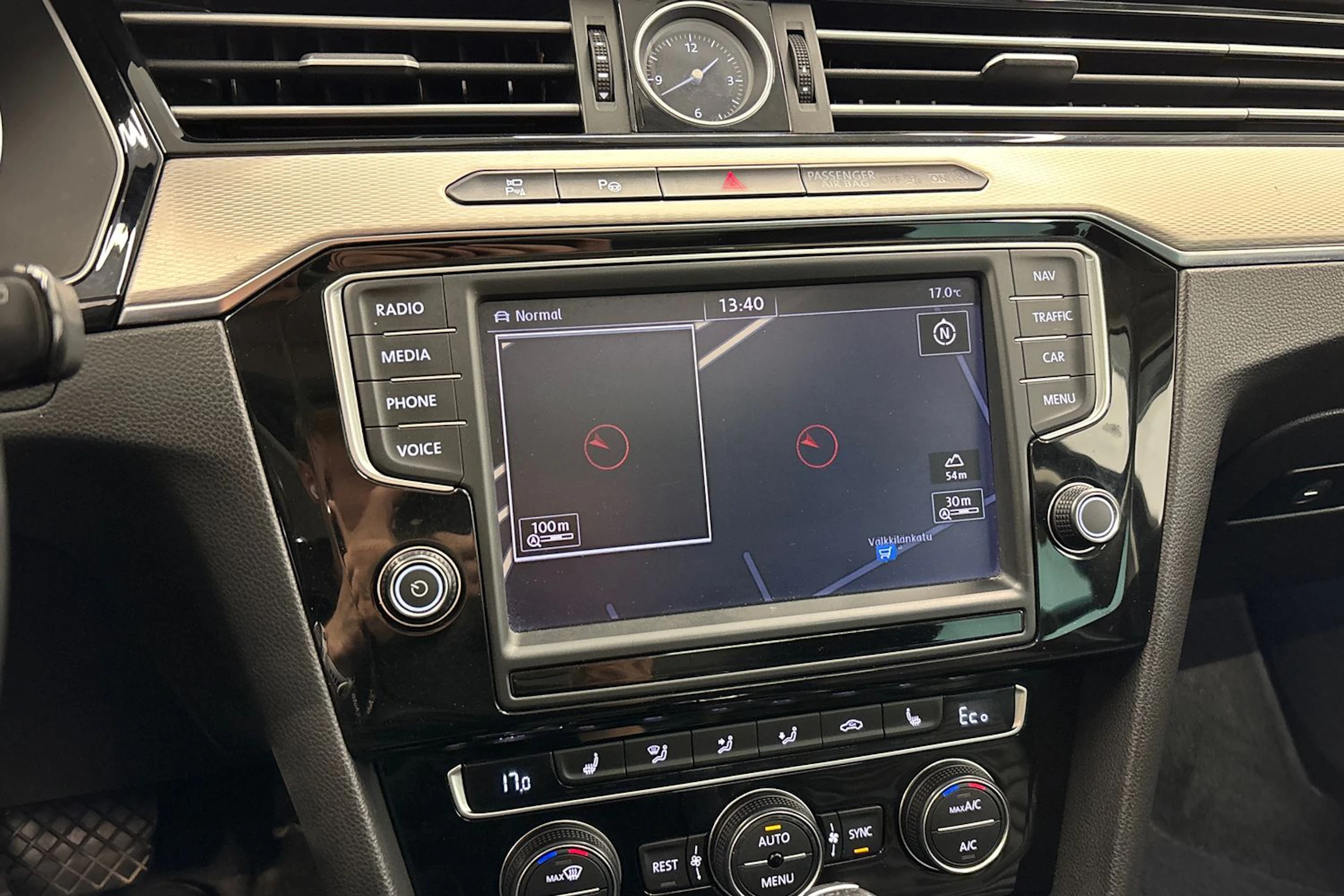 musta Volkswagen Passat 2016 kuva 17.