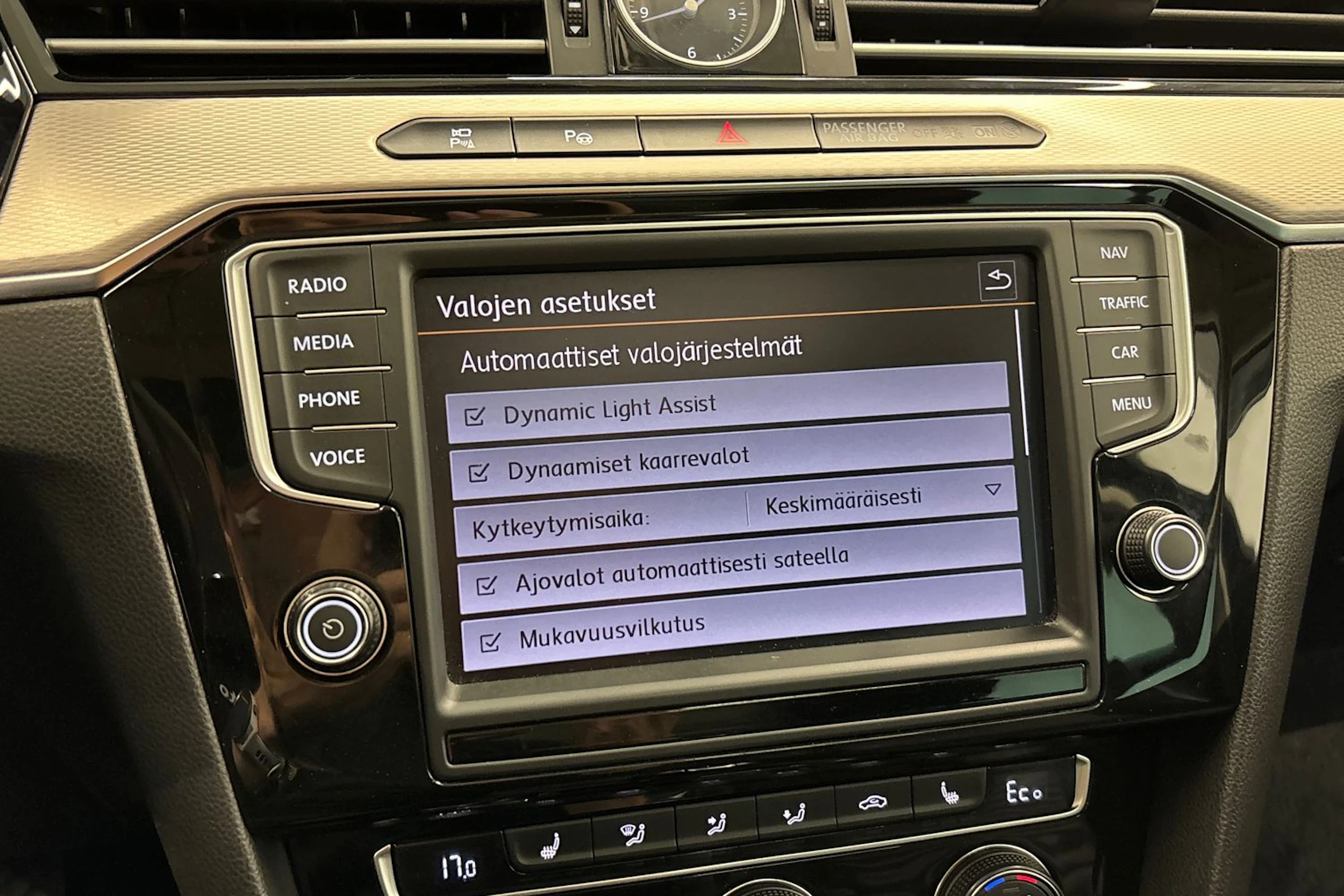 musta Volkswagen Passat 2016 kuva 23.