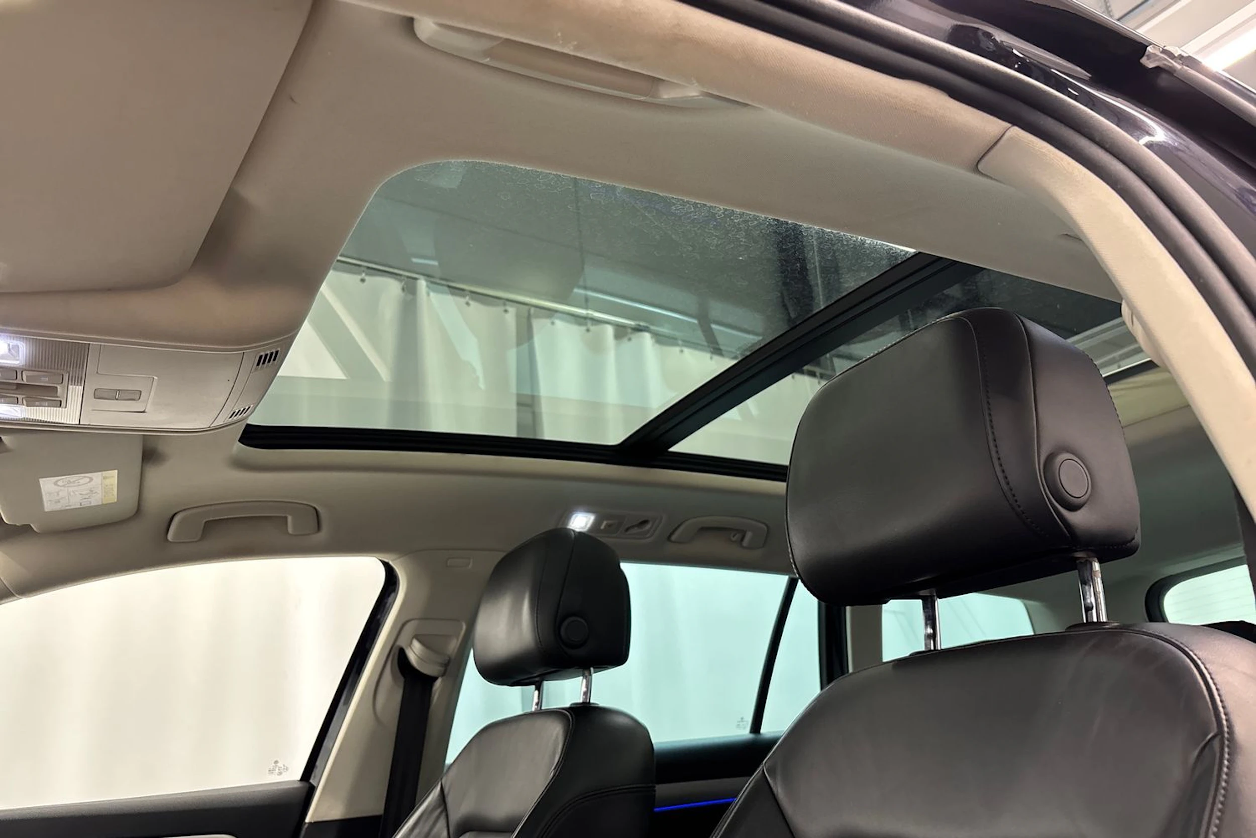 musta Volkswagen Passat 2016 kuva 32.