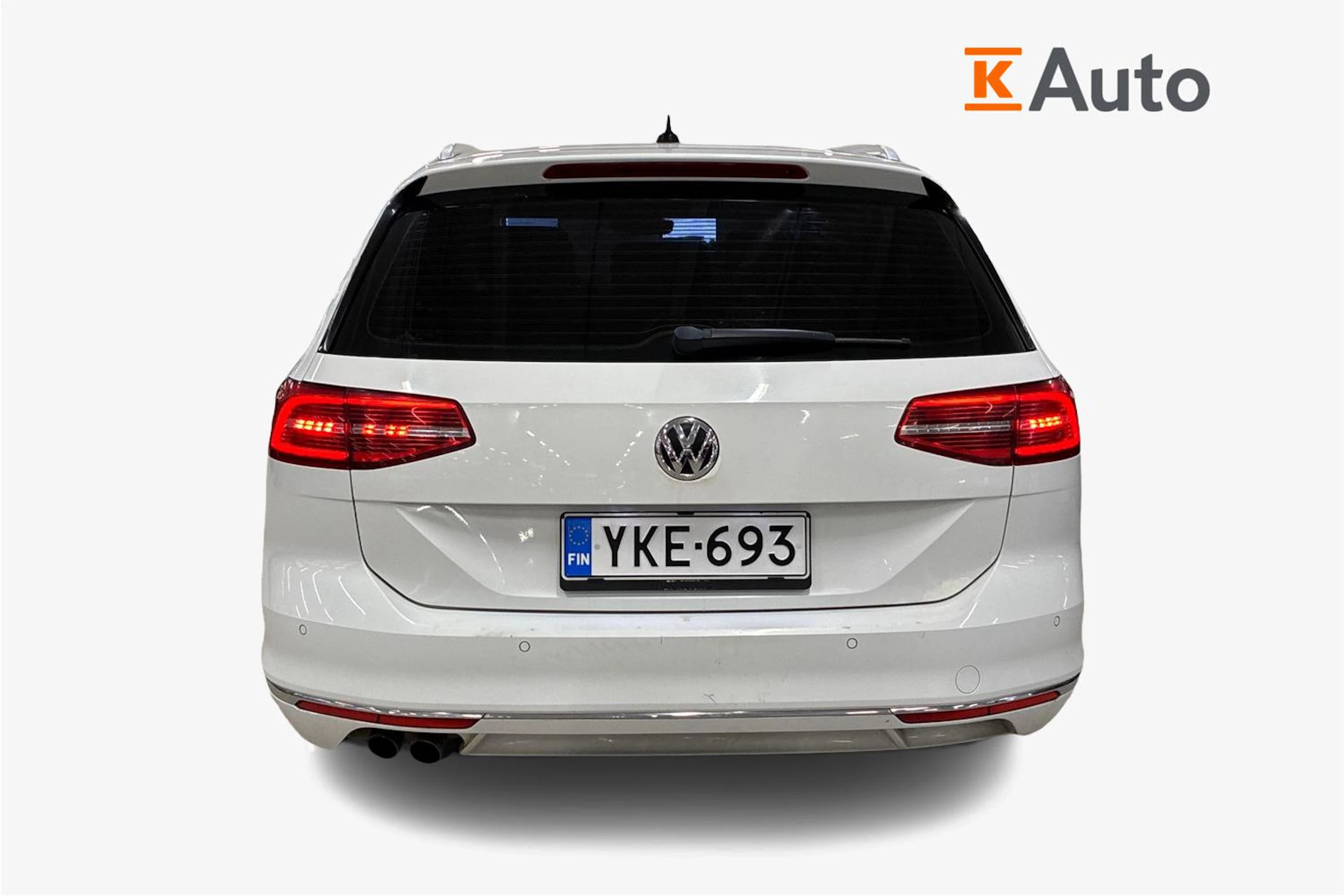 Valkoinen Volkswagen PASSAT 2015 kuva 3.