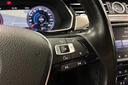 Valkoinen Volkswagen PASSAT 2015 kuva 15.