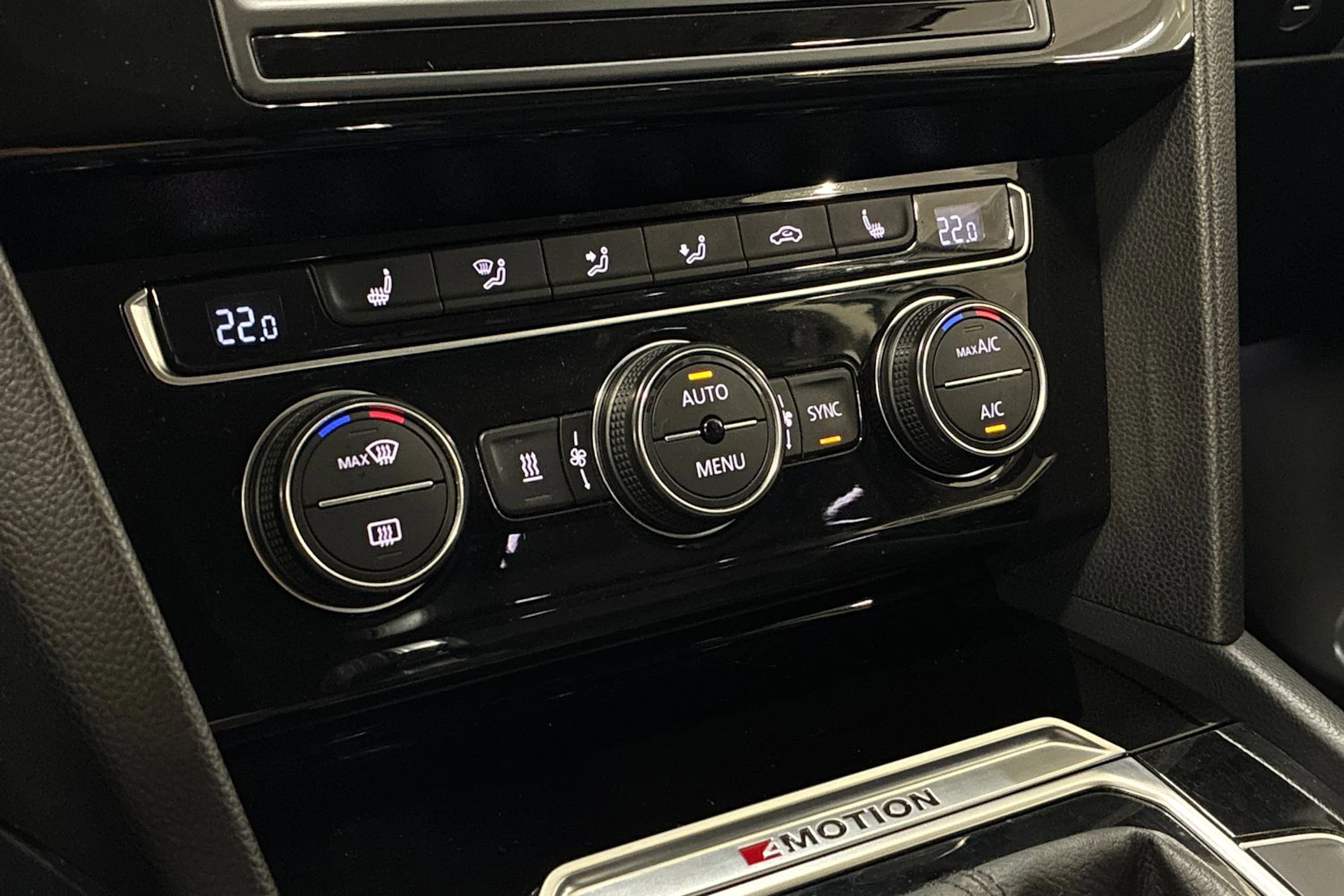 Valkoinen Volkswagen PASSAT 2015 kuva 21.