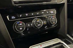 Valkoinen Volkswagen PASSAT 2015 kuva 21.