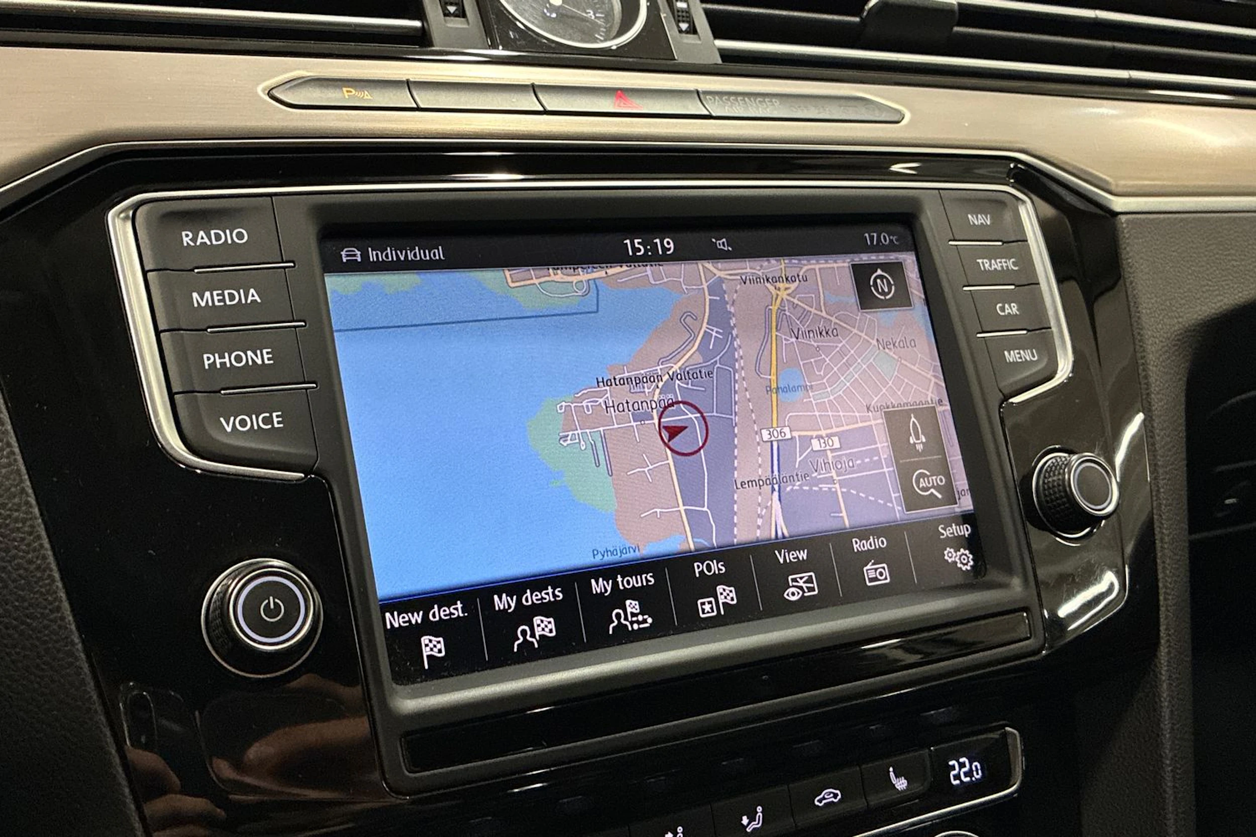 Valkoinen Volkswagen PASSAT 2015 kuva 22.
