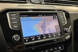 Valkoinen Volkswagen PASSAT 2015 kuva 22.