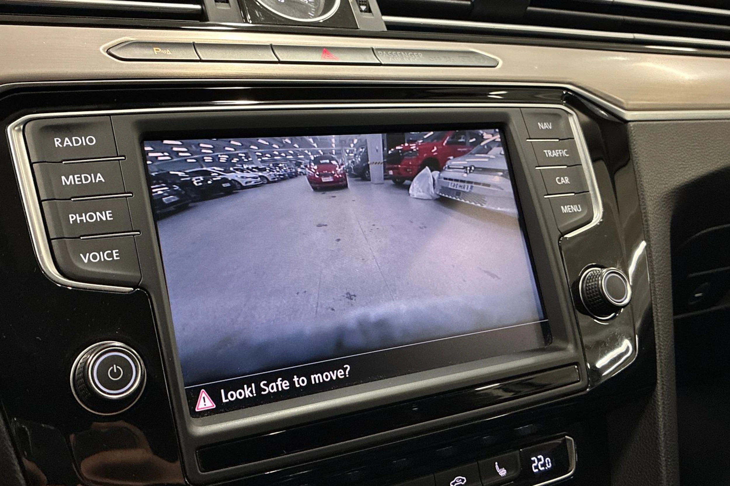 Valkoinen Volkswagen PASSAT 2015 kuva 23.