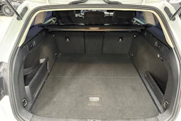 Valkoinen Volkswagen PASSAT 2015 kuva 28.