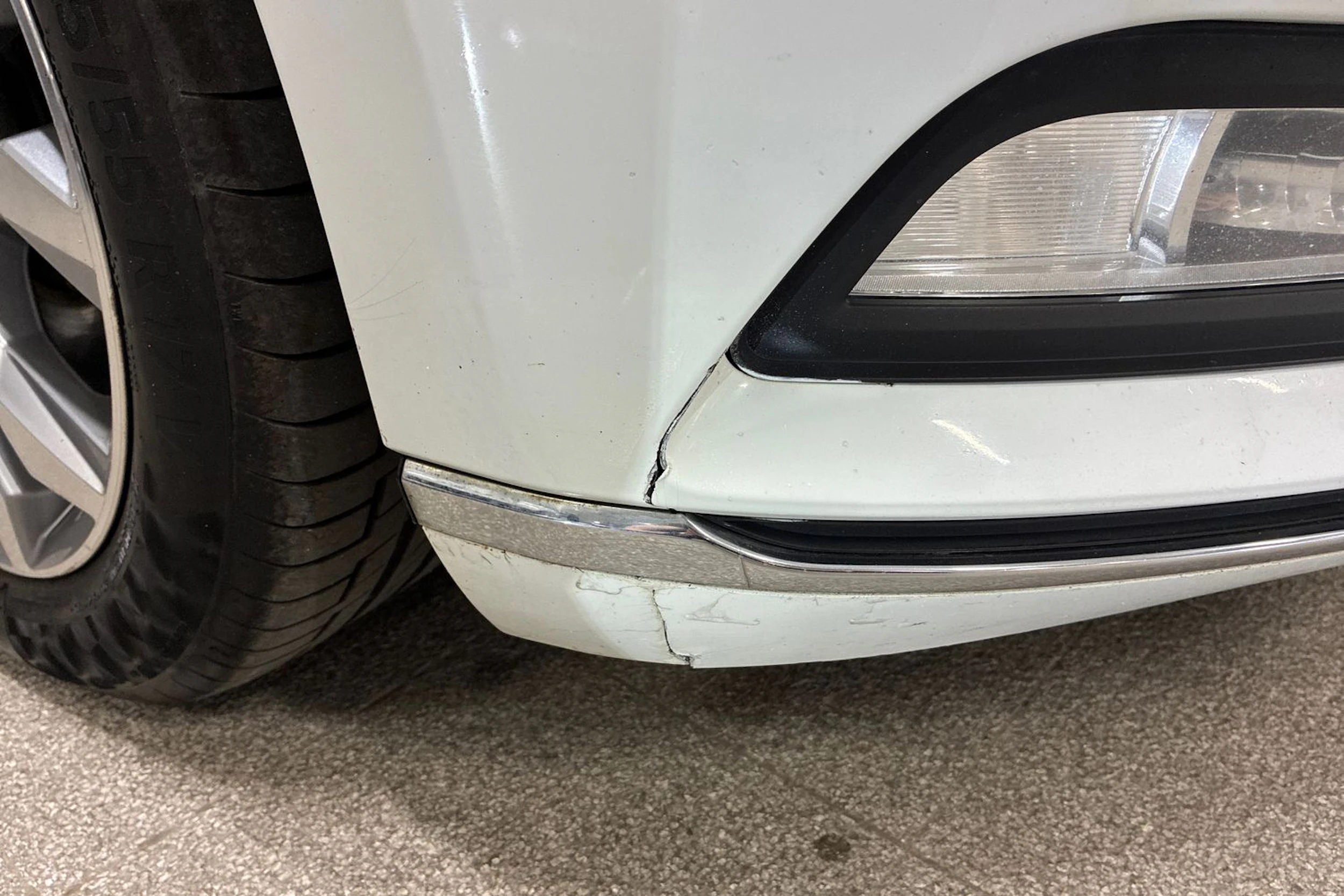 Valkoinen Volkswagen PASSAT 2015 kuva 31.
