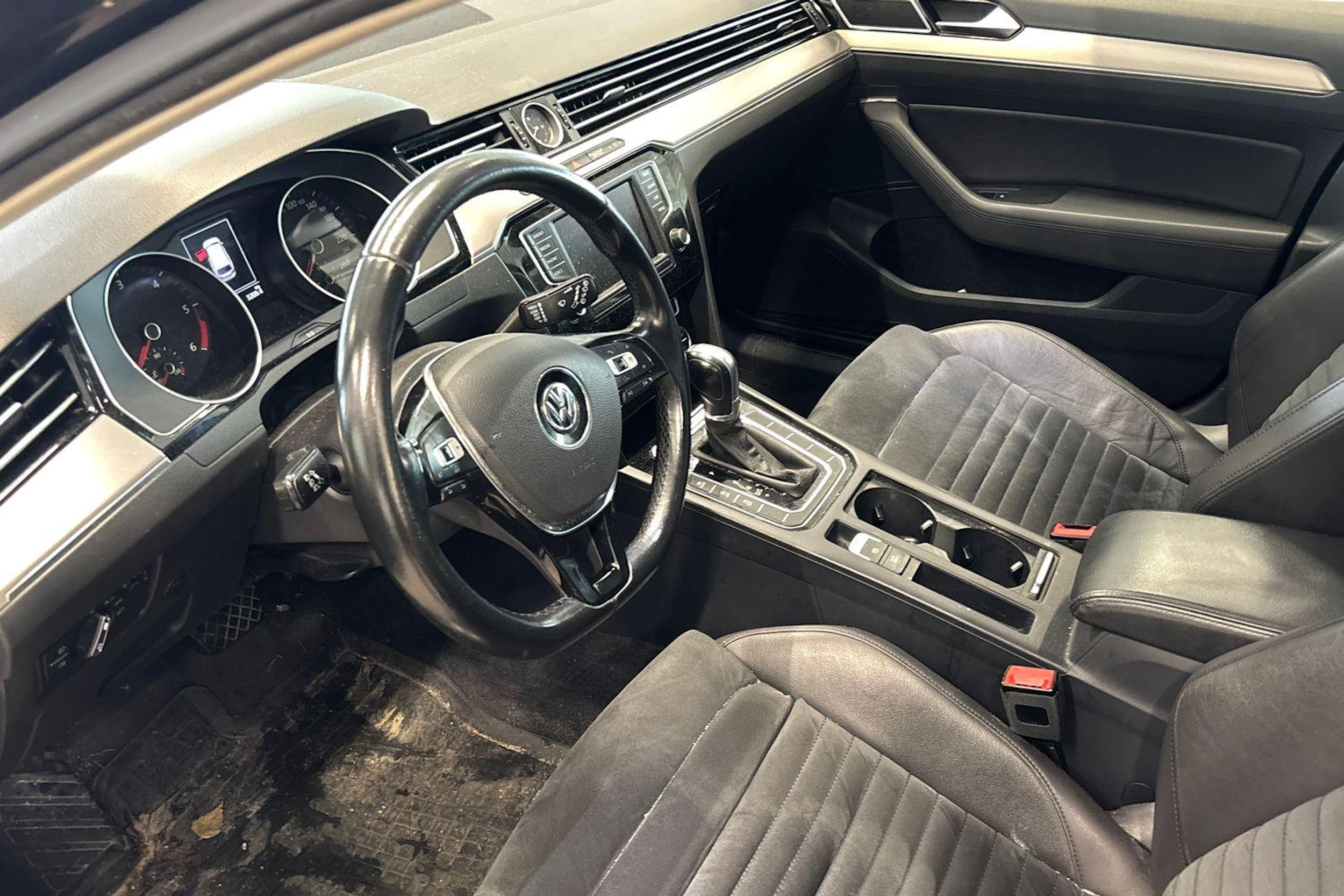 Musta Volkswagen PASSAT 2015 kuva 3.
