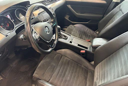 Musta Volkswagen PASSAT 2015 kuva 6.