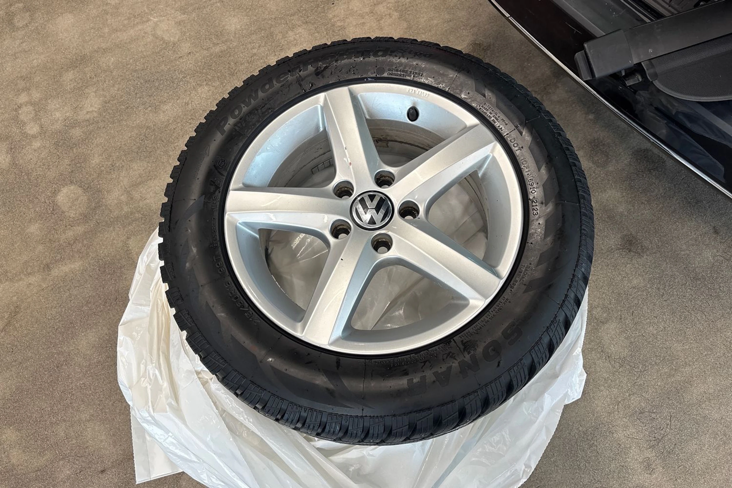 Musta Volkswagen PASSAT 2015 kuva 10.
