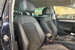 Musta Volkswagen PASSAT 2015 kuva 14.