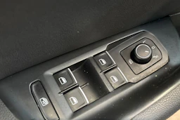 Musta Volkswagen PASSAT 2015 kuva 18.