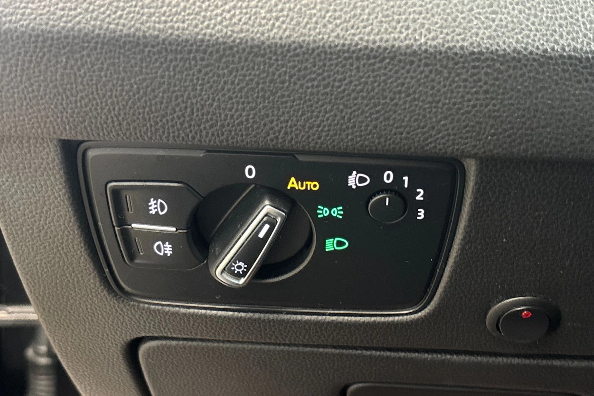 Musta Volkswagen PASSAT 2015 kuva 20.