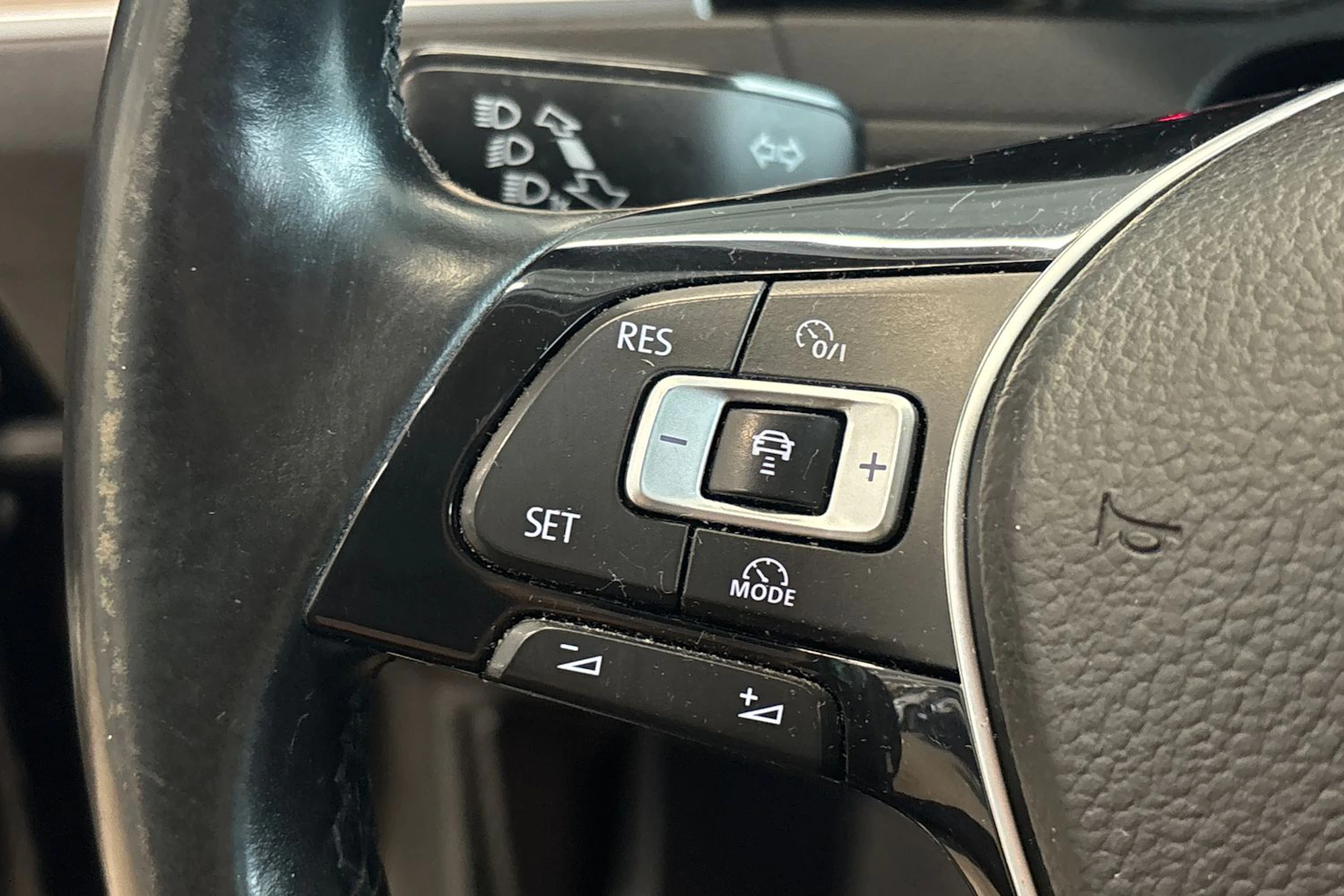Musta Volkswagen PASSAT 2015 kuva 21.