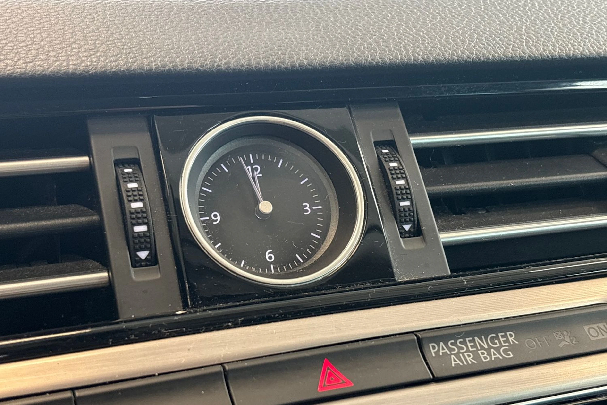Musta Volkswagen PASSAT 2015 kuva 30.