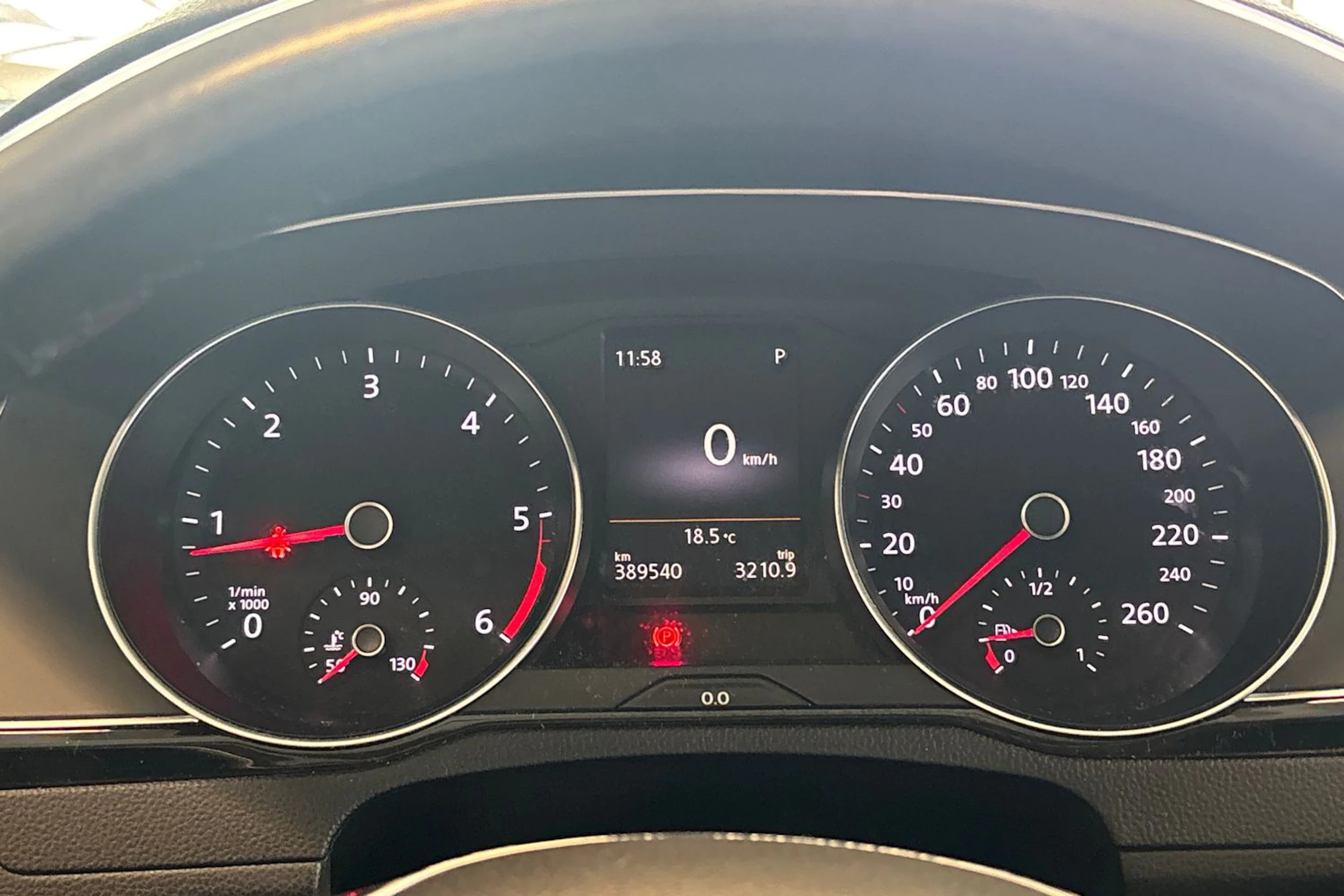 Musta Volkswagen PASSAT 2015 kuva 31.