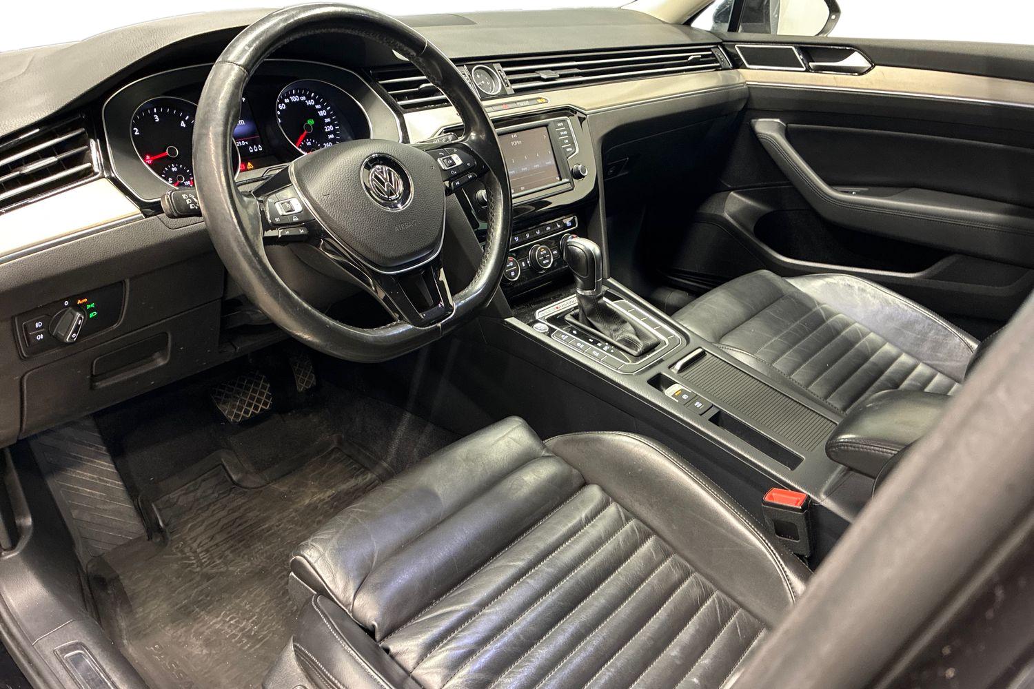 Volkswagen Passat 2015, photo 6/30