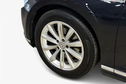 musta Volkswagen Passat 2015 kuva 9.