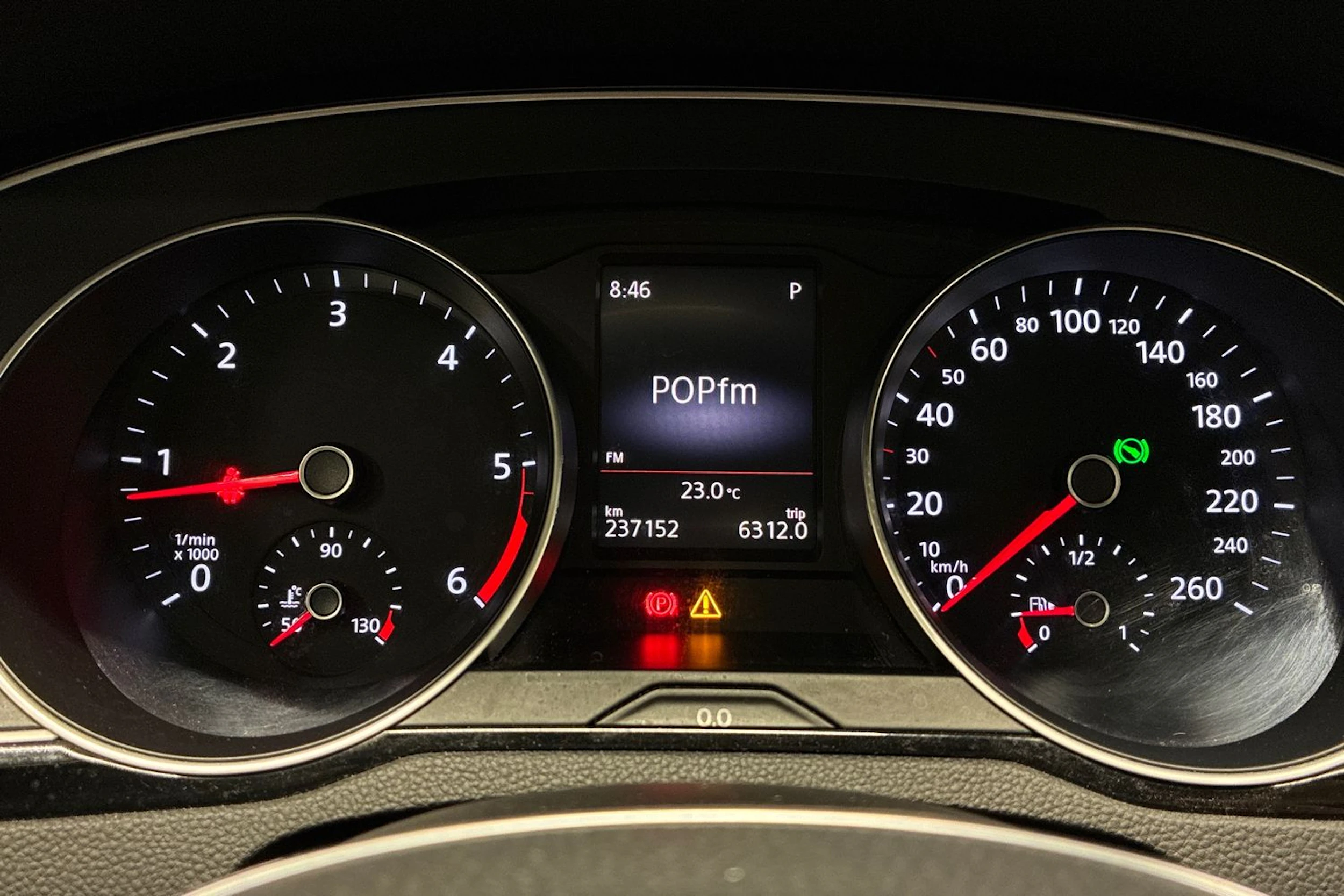 musta Volkswagen Passat 2015 kuva 12.