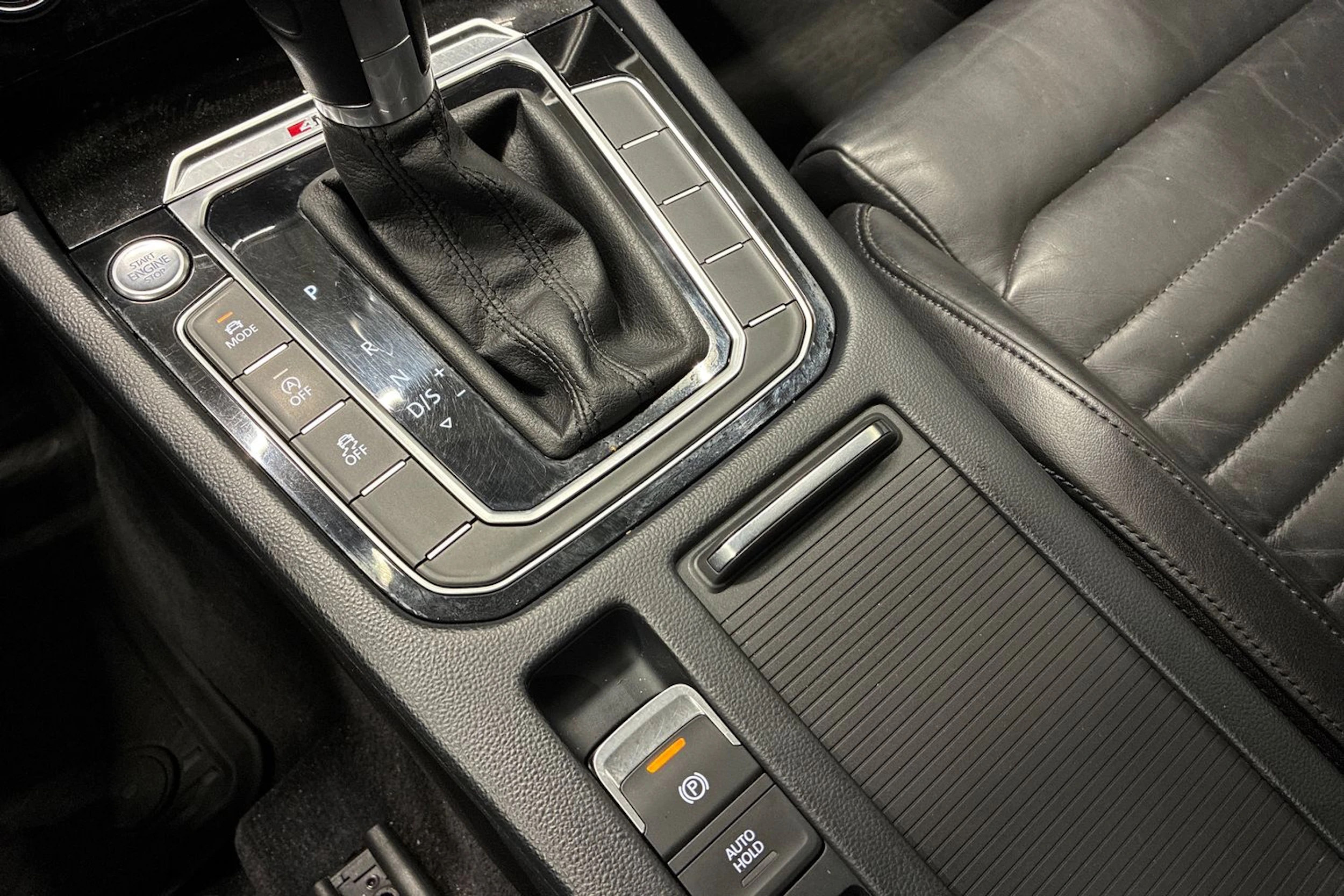 musta Volkswagen Passat 2015 kuva 18.