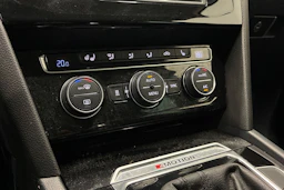 musta Volkswagen Passat 2015 kuva 19.