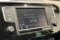 musta Volkswagen Passat 2015 kuva 22.