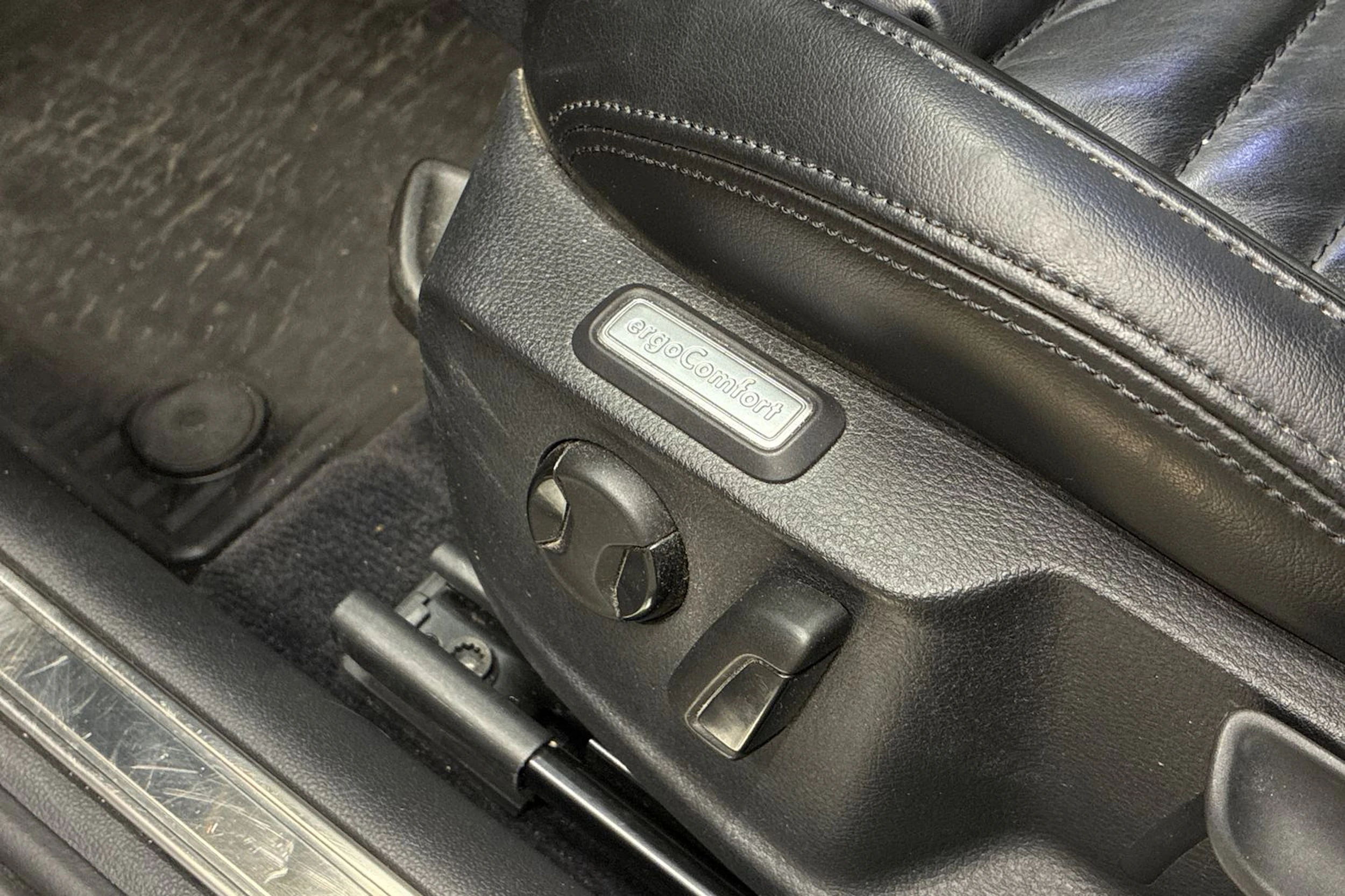 musta Volkswagen Passat 2015 kuva 24.
