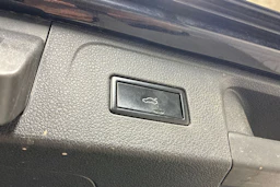 musta Volkswagen Passat 2015 kuva 28.
