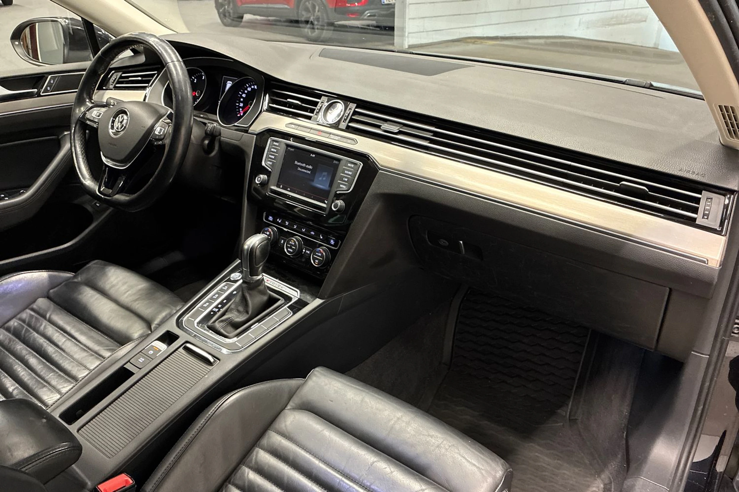 musta Volkswagen Passat 2015 kuva 30.