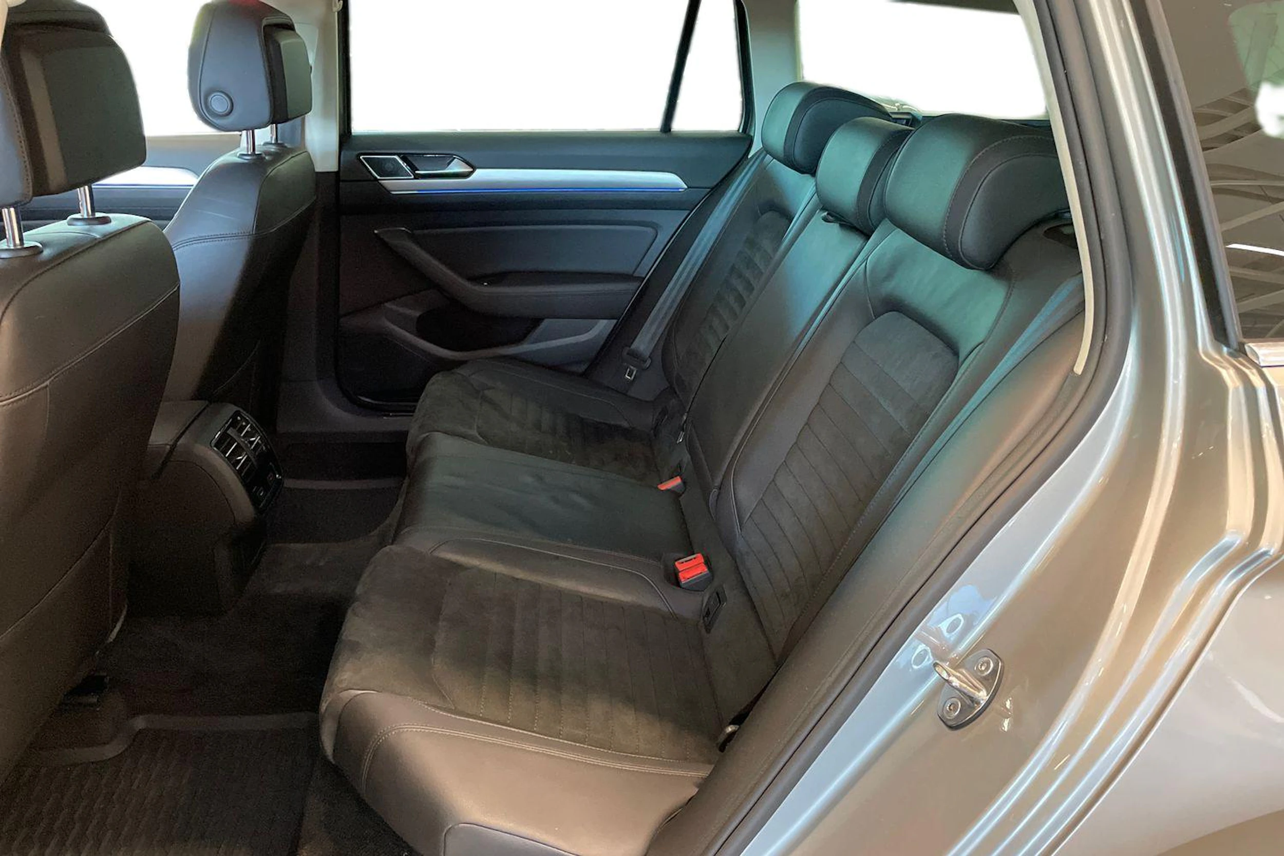 met. hopea Volkswagen Passat 2015 kuva 8.