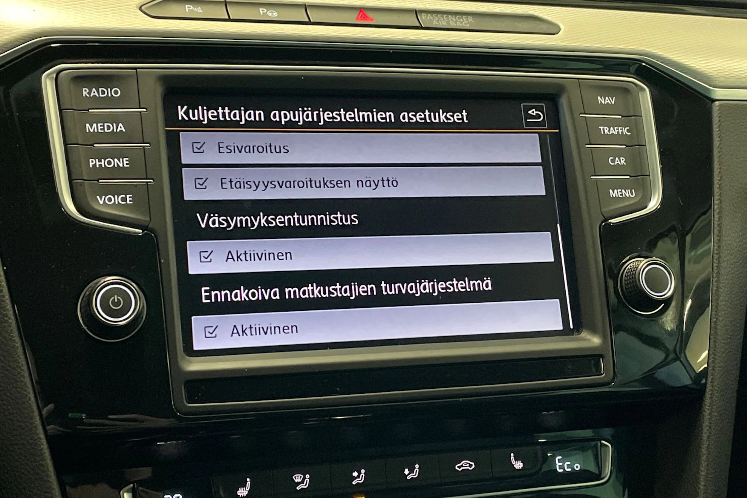 met. hopea Volkswagen Passat 2015 kuva 21.