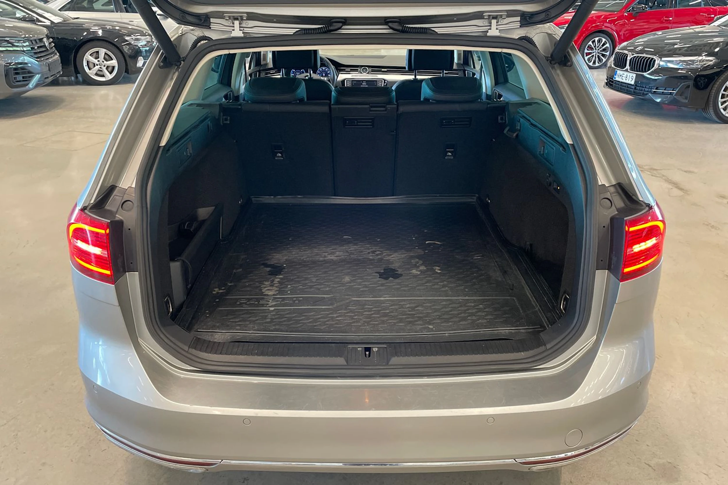 met. hopea Volkswagen Passat 2015 kuva 28.