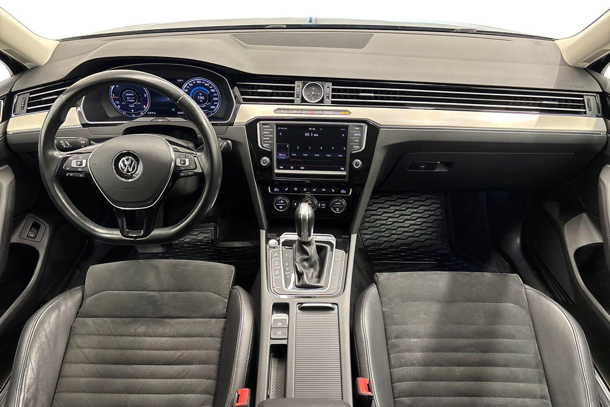 met. musta Volkswagen Passat 2016 kuva 7.