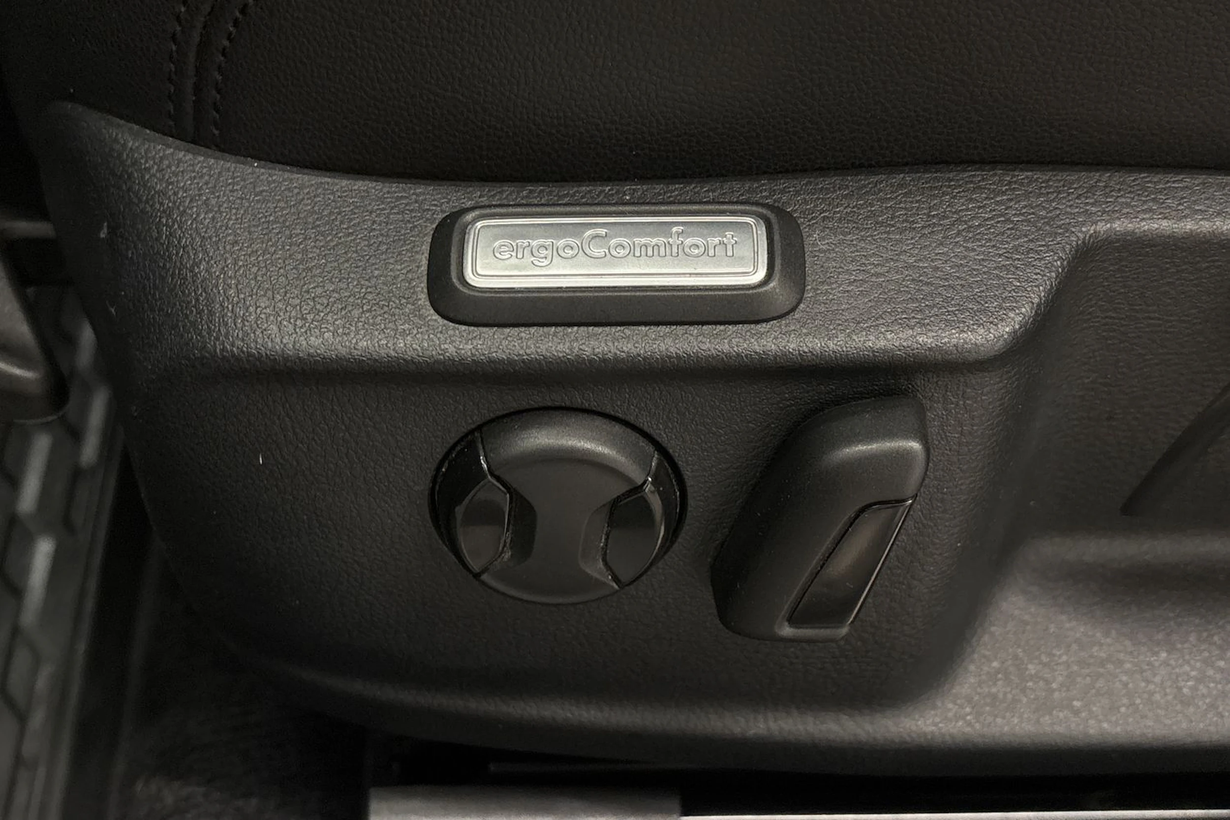 met. musta Volkswagen Passat 2016 kuva 12.