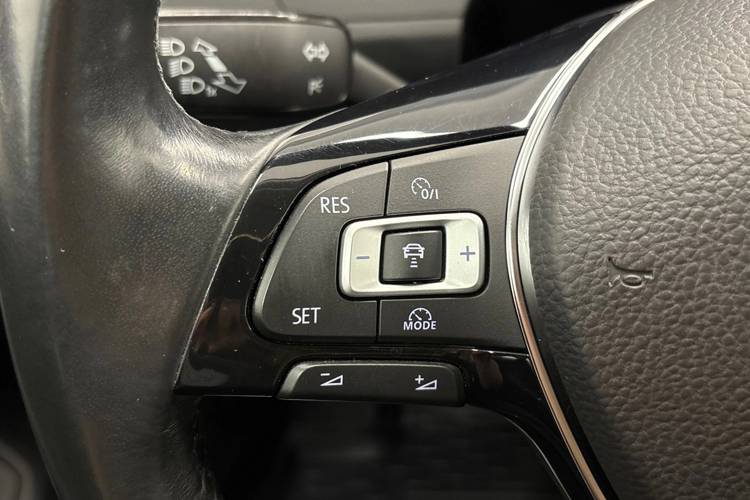 met. musta Volkswagen Passat 2016 kuva 14.