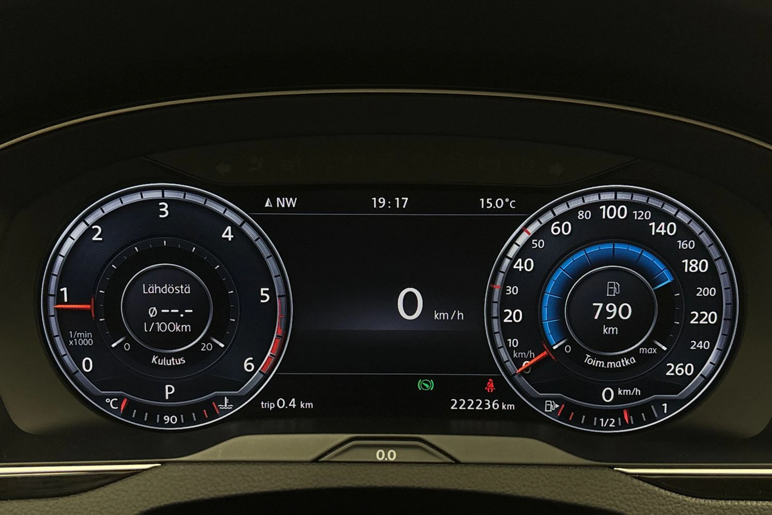 met. musta Volkswagen Passat 2016 kuva 16.