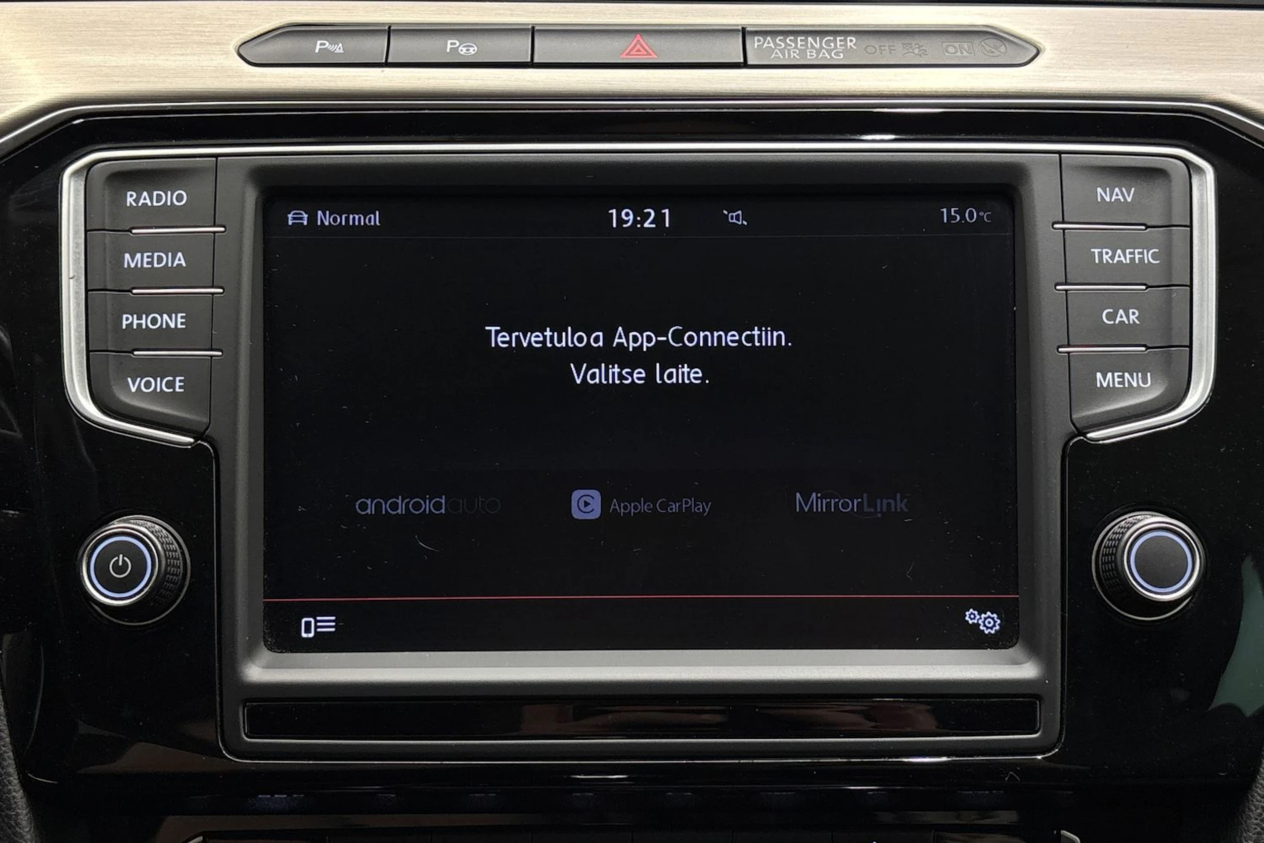 met. musta Volkswagen Passat 2016 kuva 18.