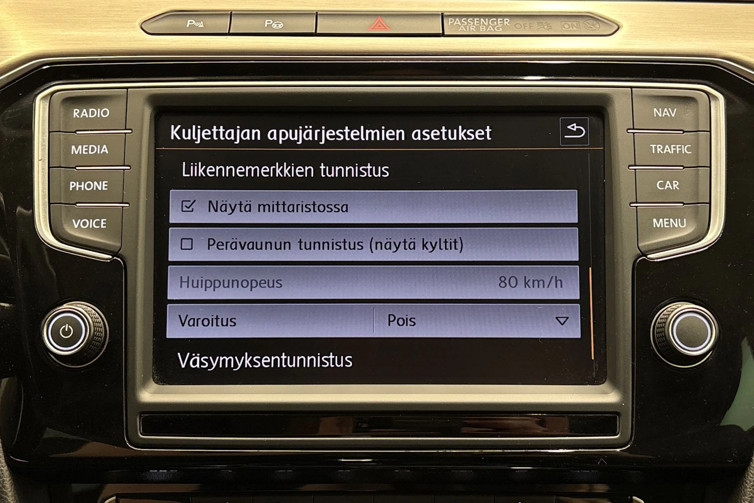 met. musta Volkswagen Passat 2016 kuva 21.