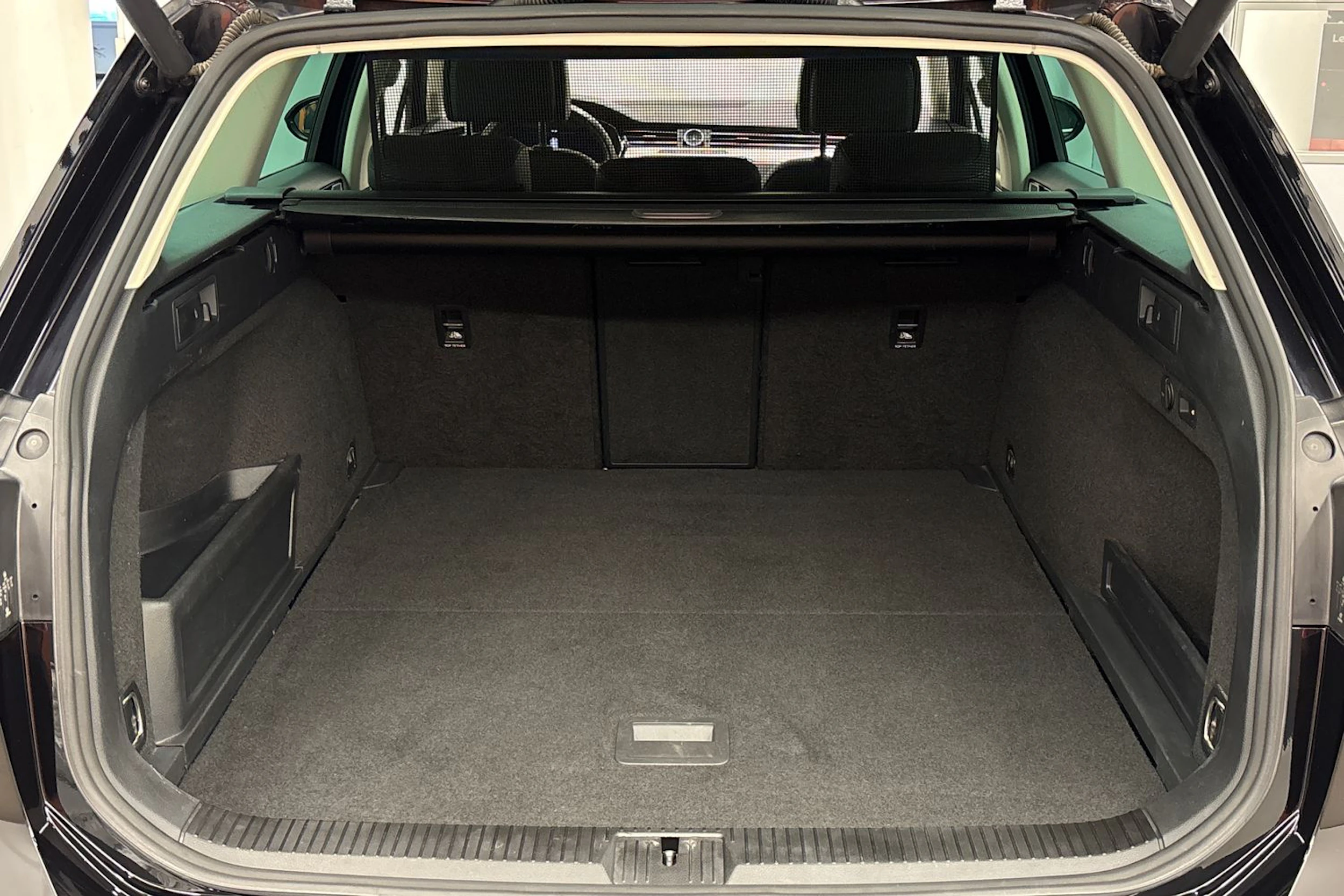 met. musta Volkswagen Passat 2016 kuva 23.