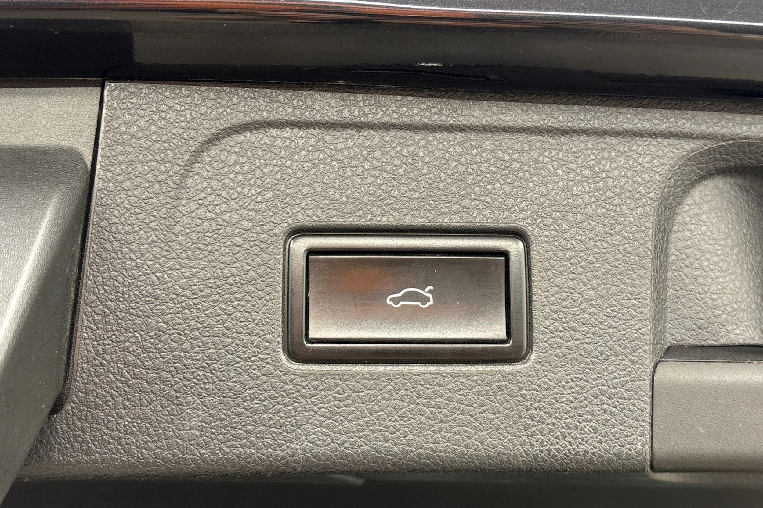 met. musta Volkswagen Passat 2016 kuva 24.