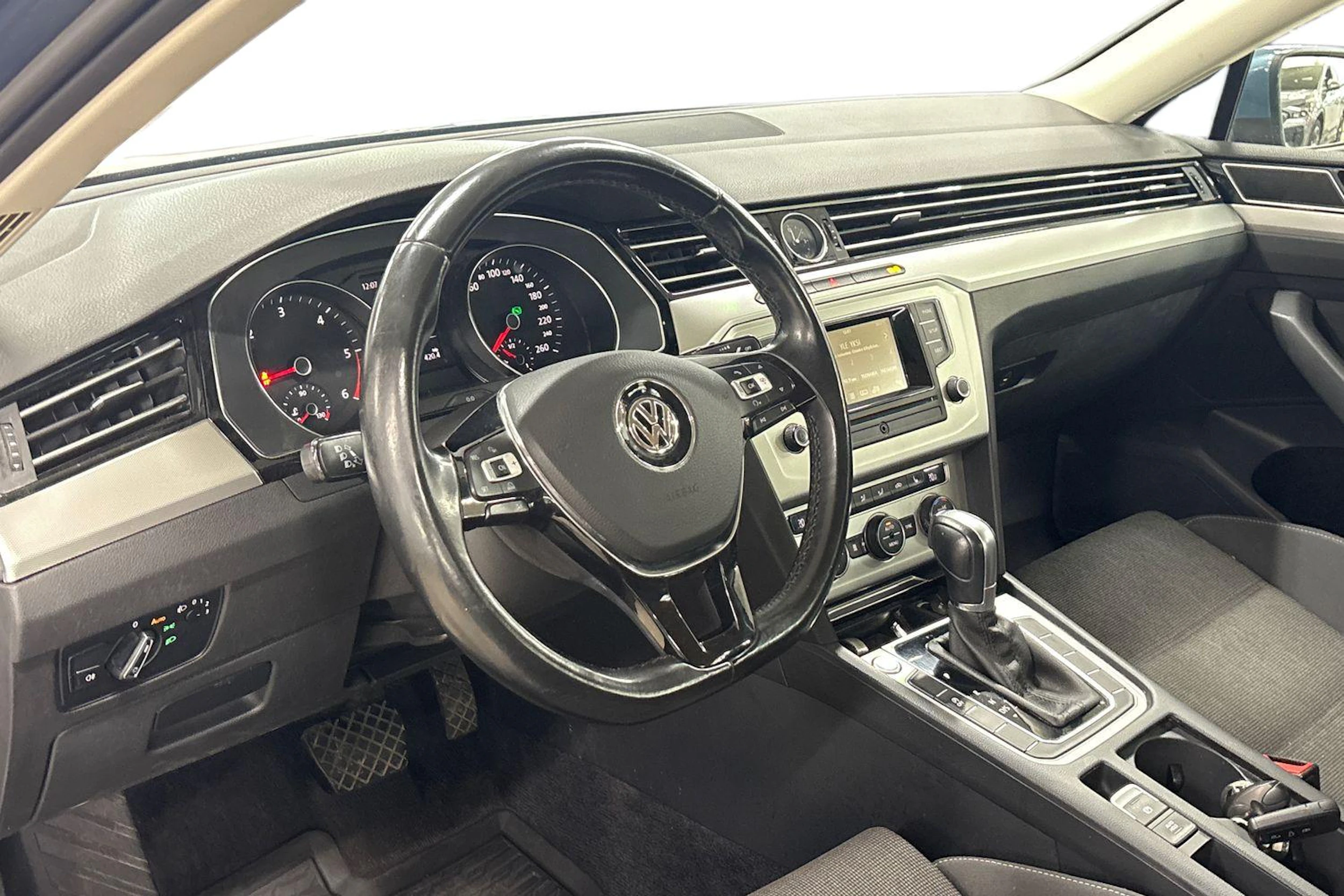 Sininen Volkswagen PASSAT 2016 kuva 7.
