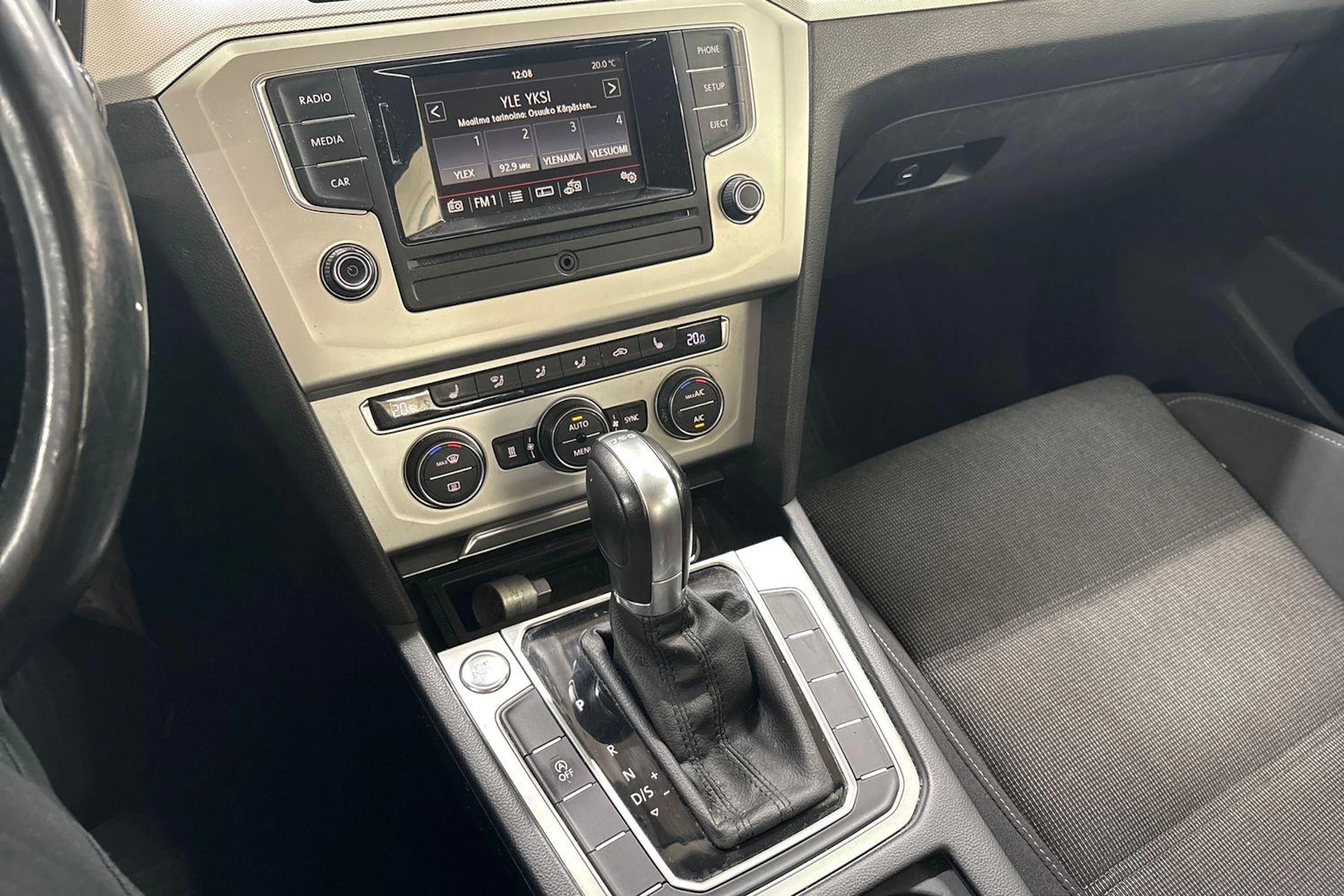 Sininen Volkswagen PASSAT 2016 kuva 8.