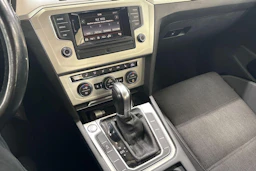 Sininen Volkswagen PASSAT 2016 kuva 8.