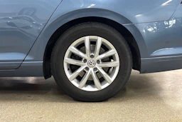 Sininen Volkswagen PASSAT 2016 kuva 10.