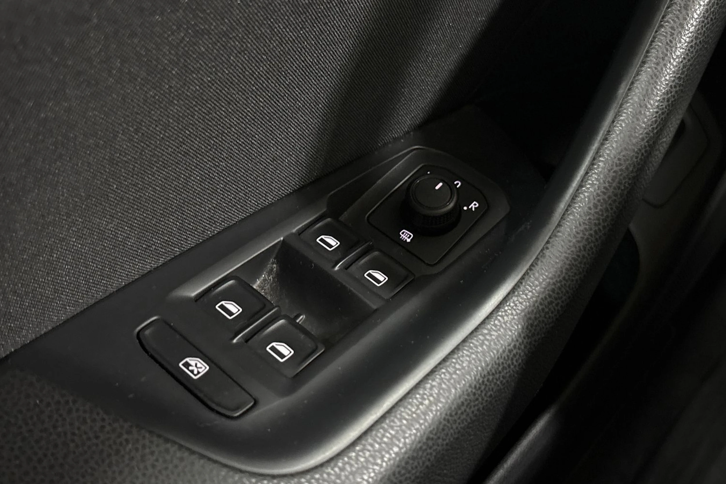 Sininen Volkswagen PASSAT 2016 kuva 15.