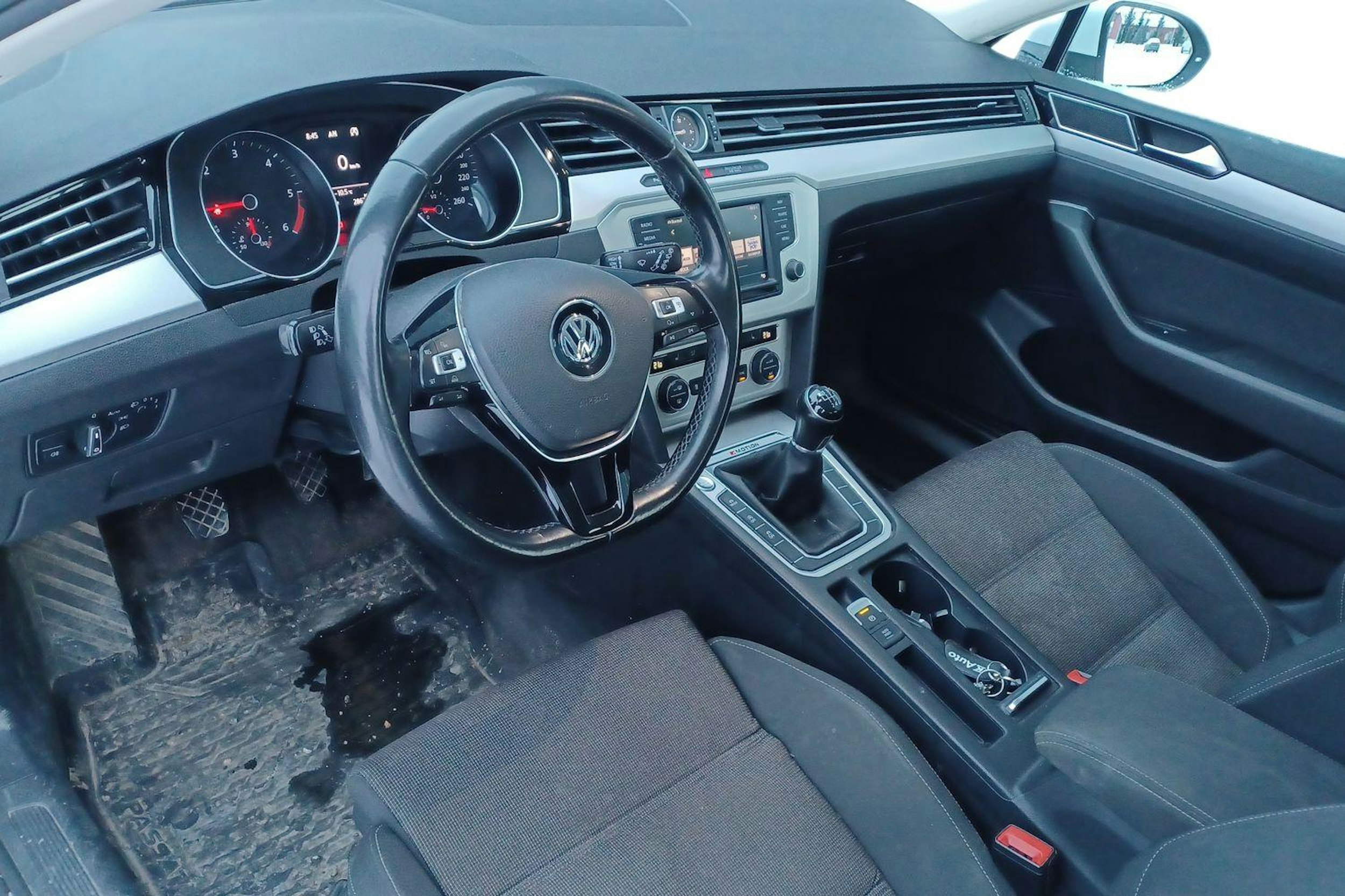 valkoinen Volkswagen Passat 2016 kuva 3.